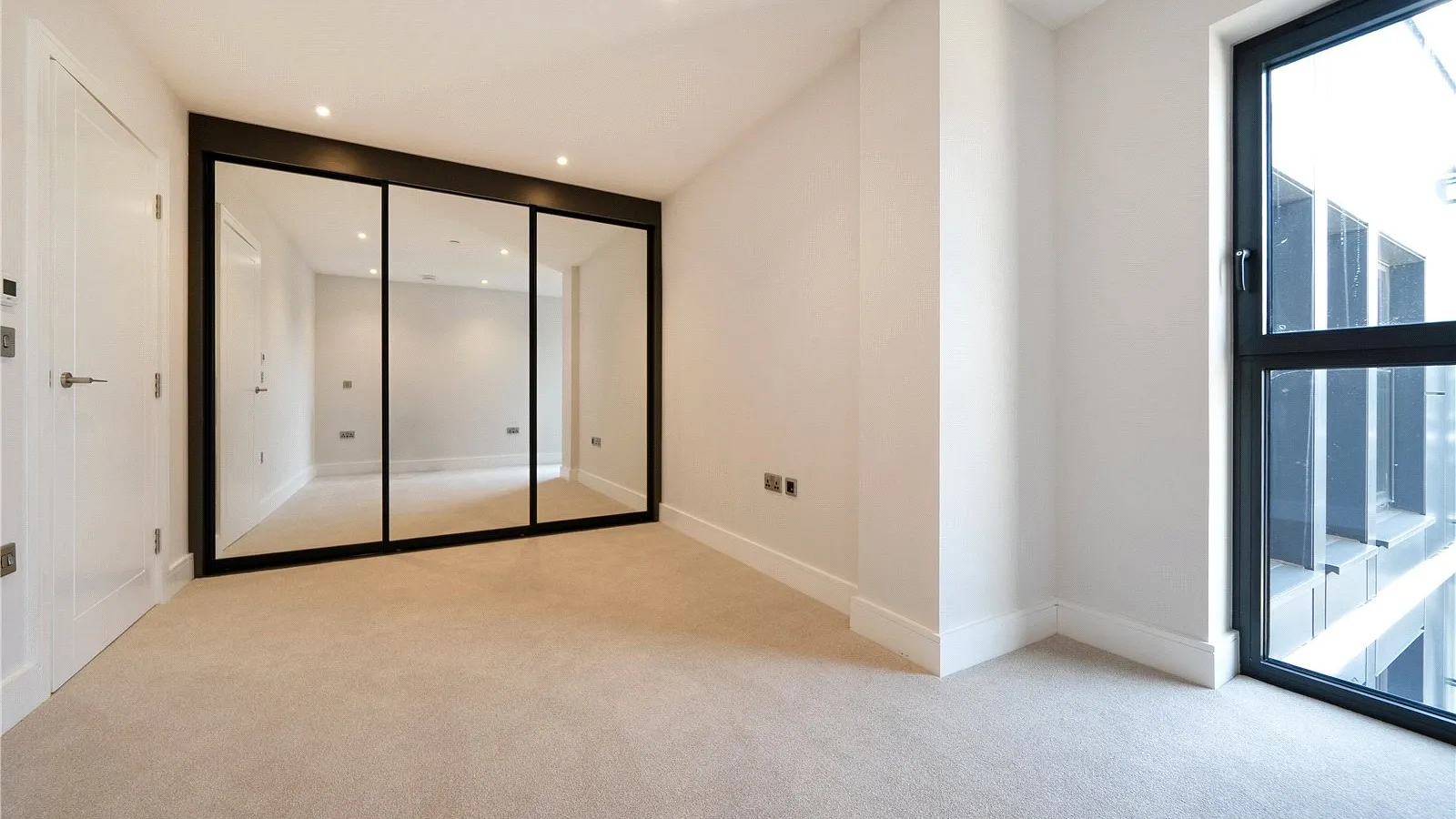Flat Cockfosters Road in Greater London