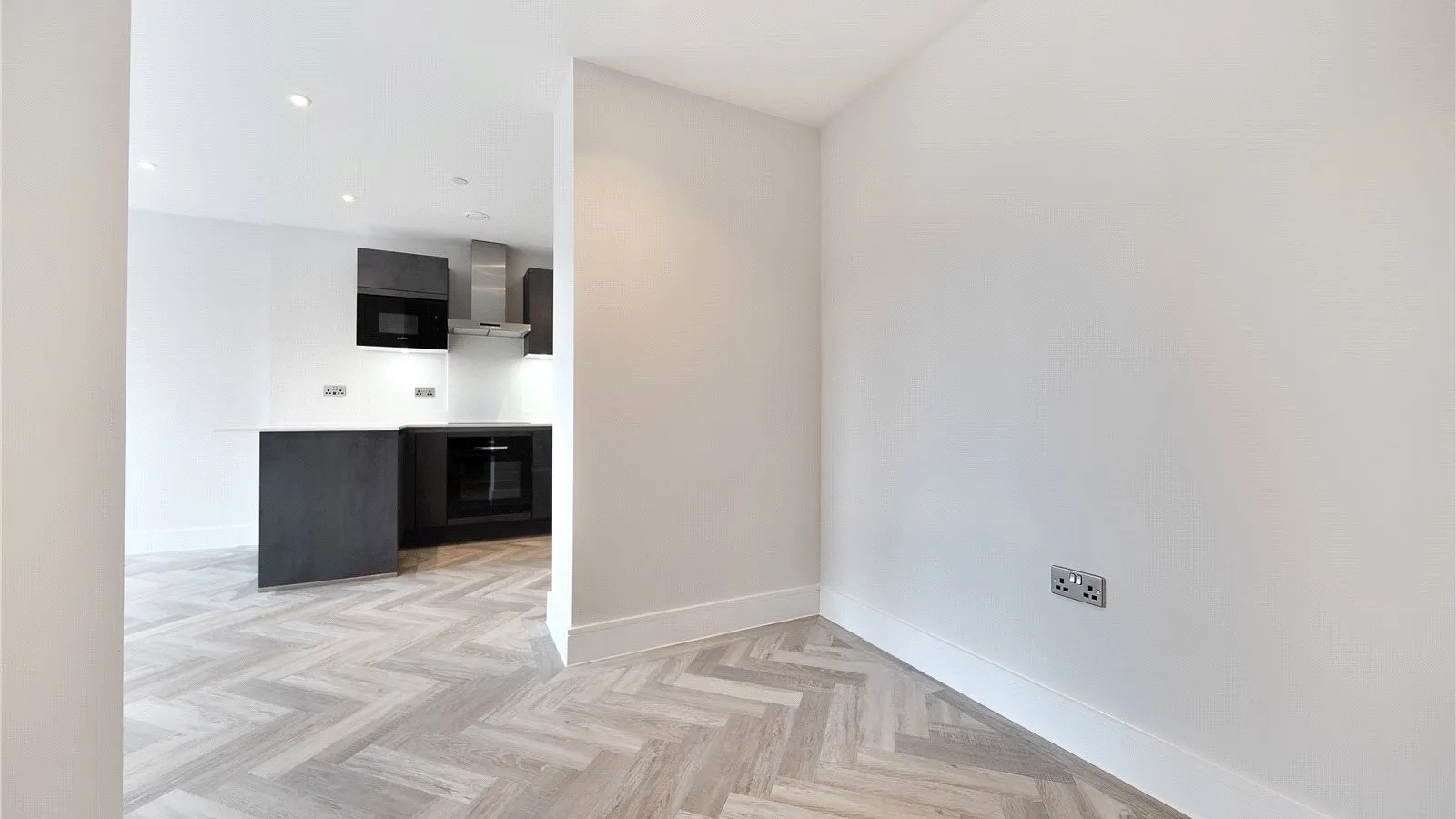 Flat Cockfosters Road in Greater London