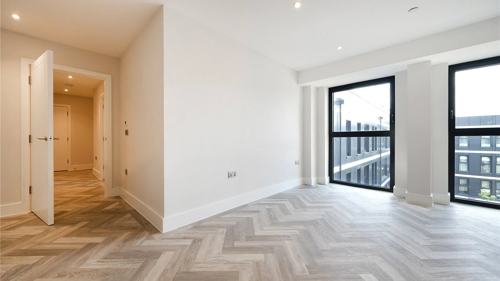 Flat Cockfosters Road in Greater London