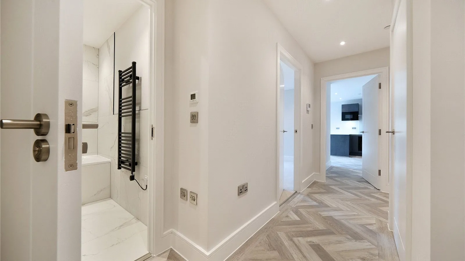 Flat Cockfosters Road in Greater London