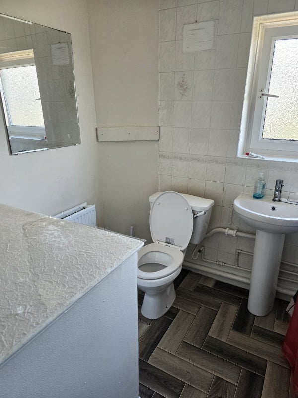 Room Bowden Wood Road in Sheffield