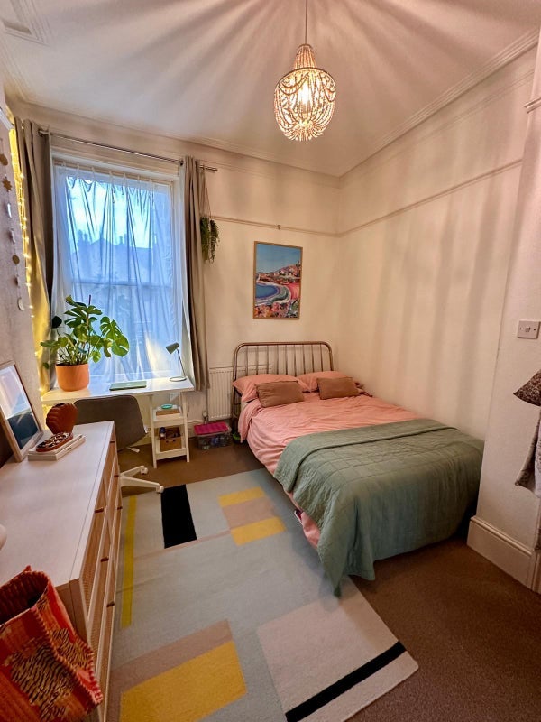 Room Stanstead Road in Greater London