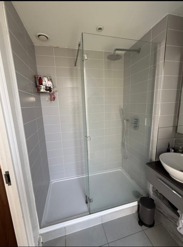 Room Leyton Road in Greater London