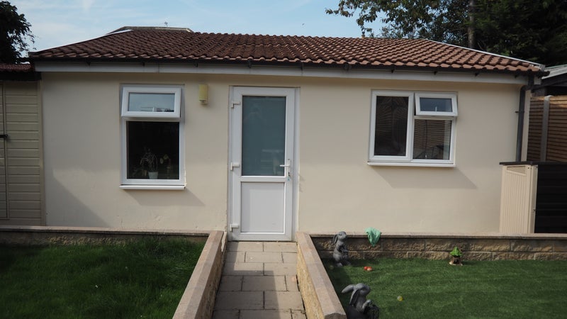 Flat Carr Manor Grove in Leeds