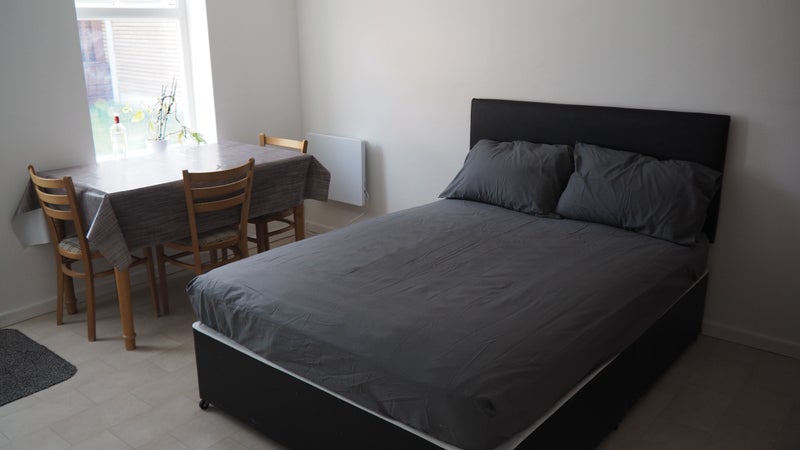 Flat Carr Manor Grove in Leeds