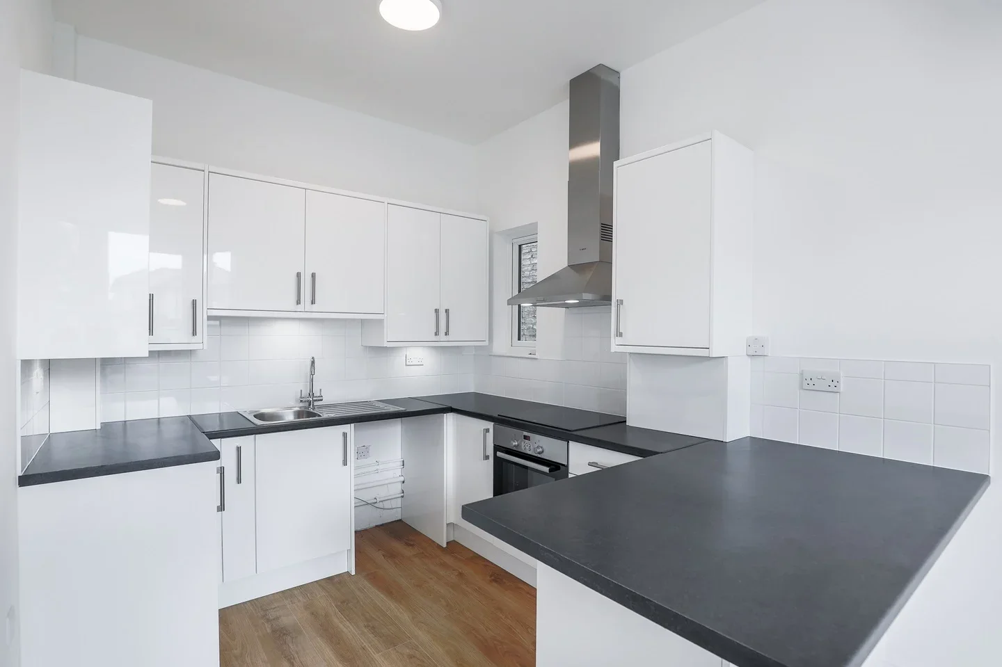 Flat Ellis Close in Greater London