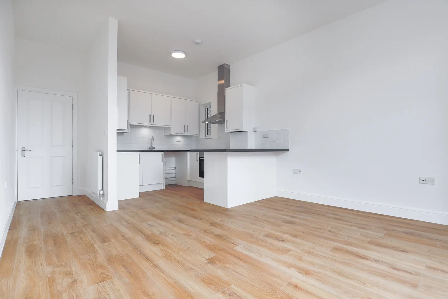Flat Ellis Close in Greater London