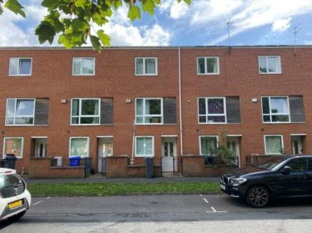 Flat Lauderdale Crescent in Manchester