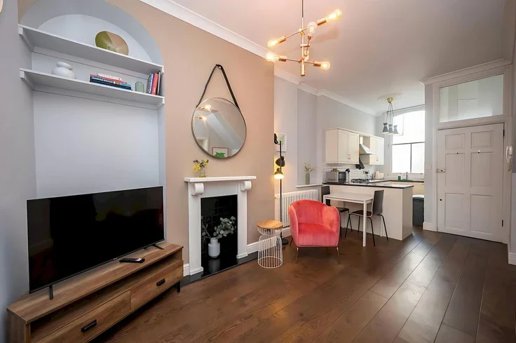 Flat Upper Street in Greater London