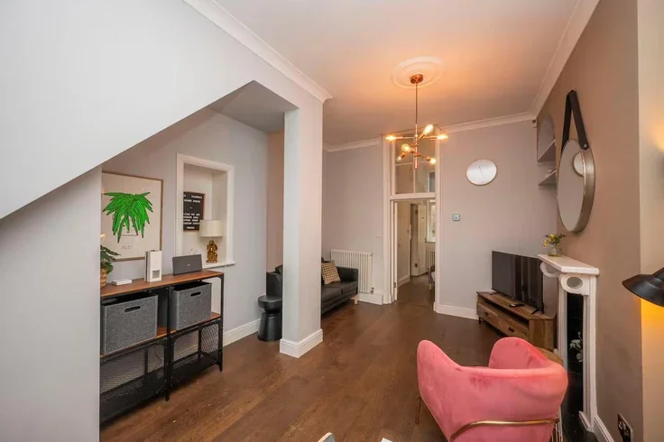 Flat Upper Street in Greater London