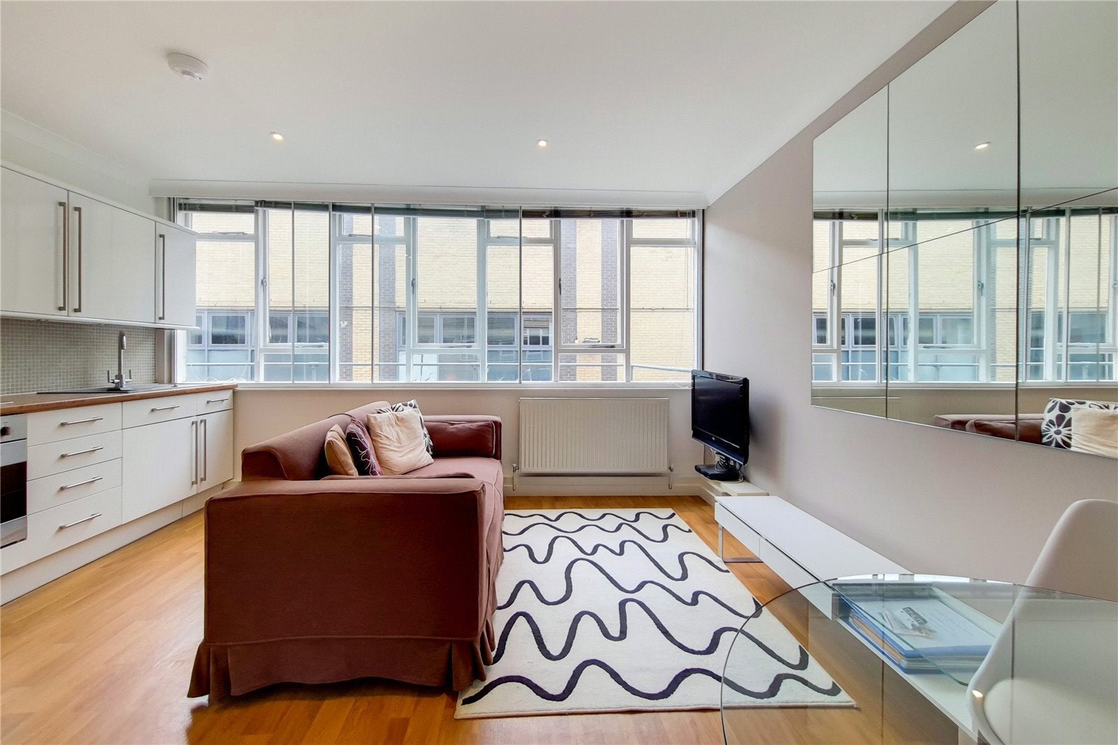 Flat Wilton Road in City of Westminster