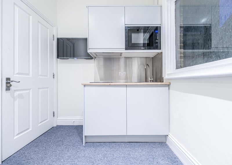Flat Shinfield Street in Greater London