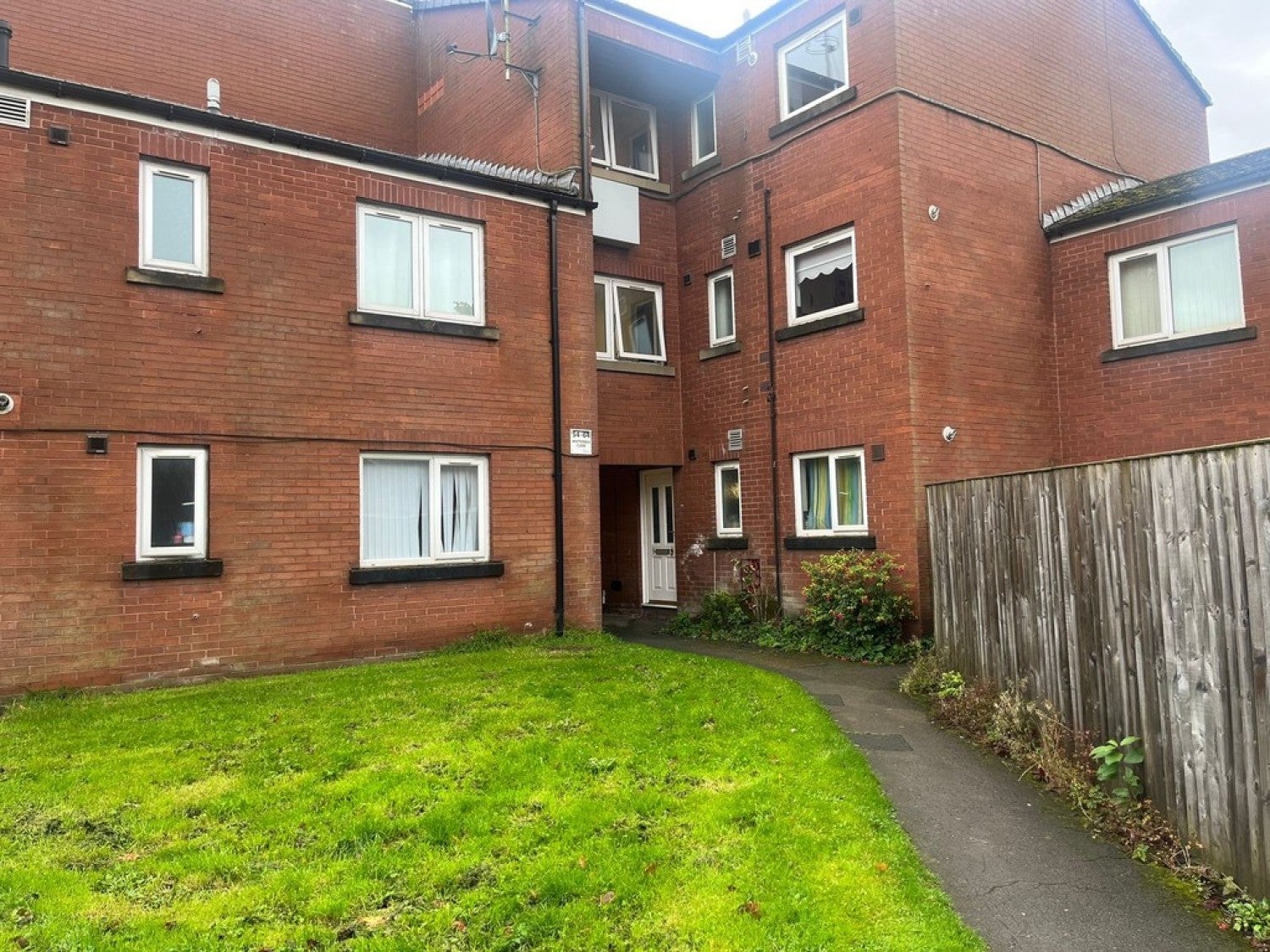 Flat Whitstable Close in Chadderton