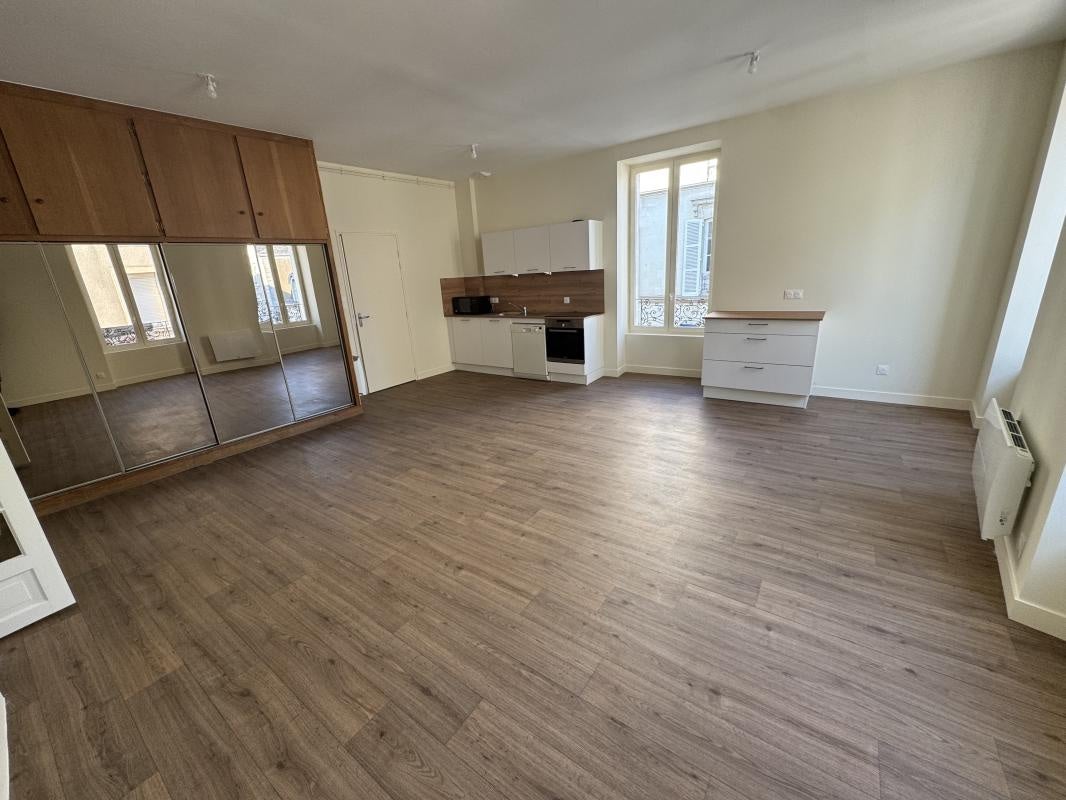 Flat Rue Larrey in Angers