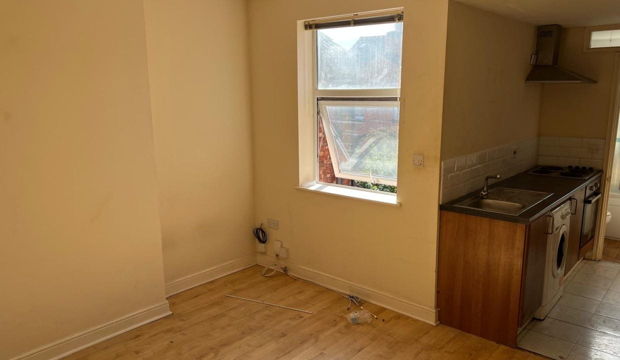 Flat Eastleigh Road in Leicester