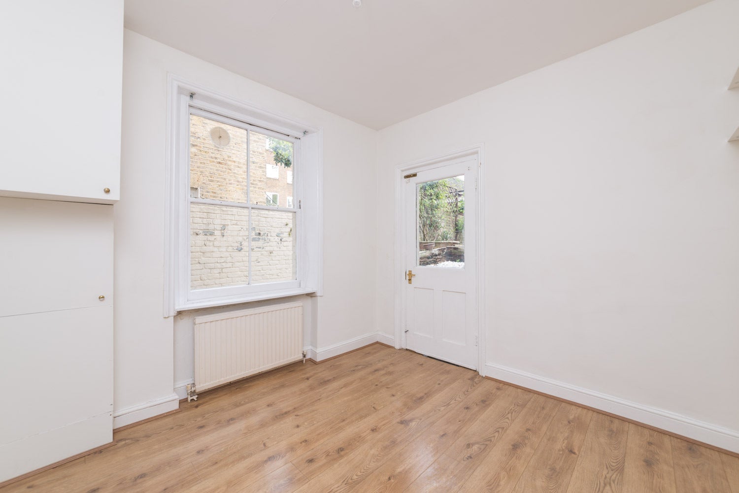 Flat Hildyard Road in Greater London