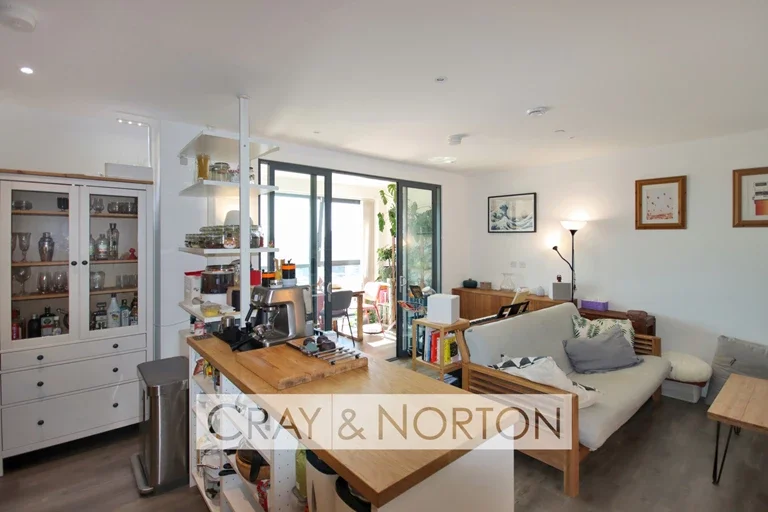 Flat Stroudley Walk in London