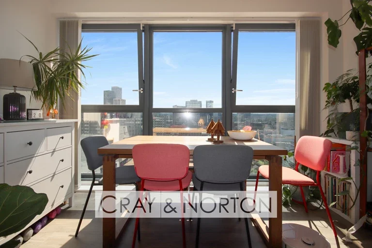Flat Stroudley Walk in London