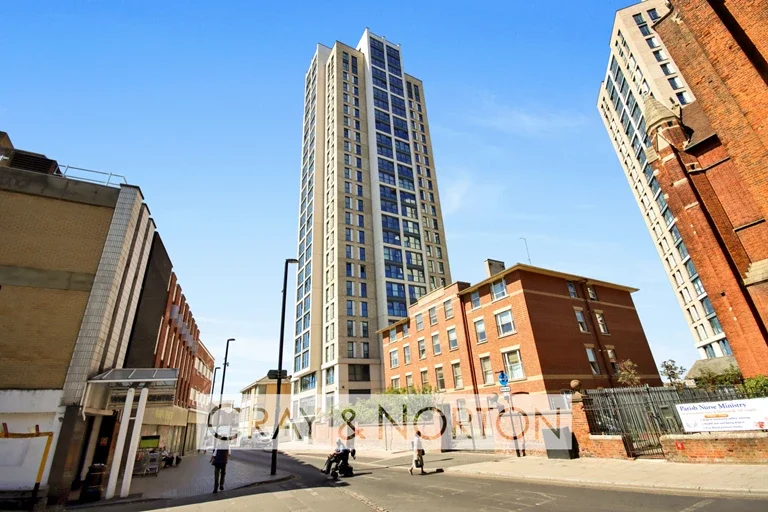 Flat Stroudley Walk in London