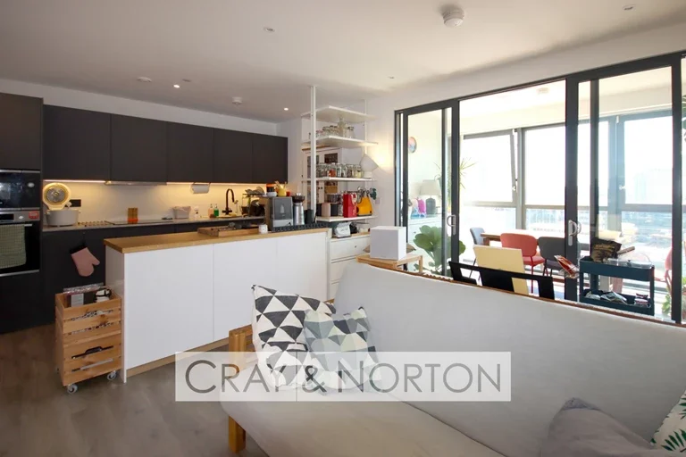 Flat Stroudley Walk in London