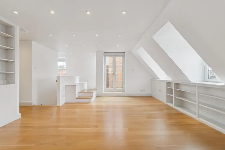 Flat Ixworth Place in Greater London