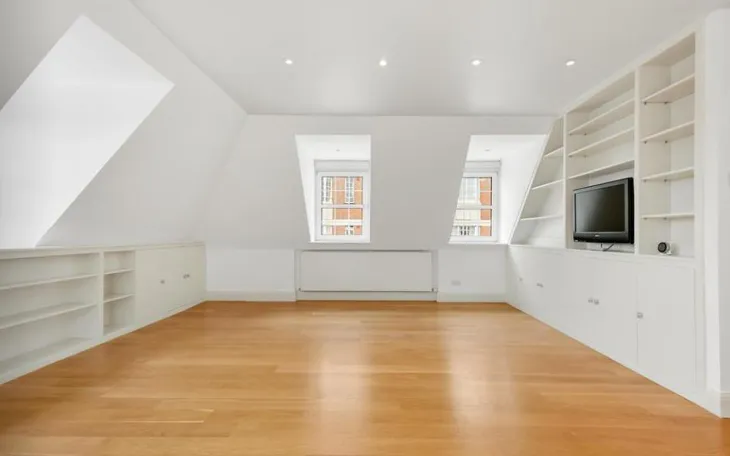 Flat Ixworth Place in Greater London