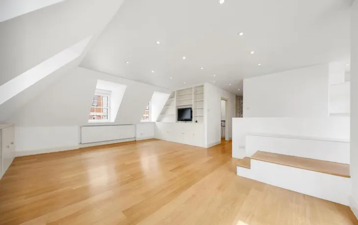 Flat Ixworth Place in Greater London