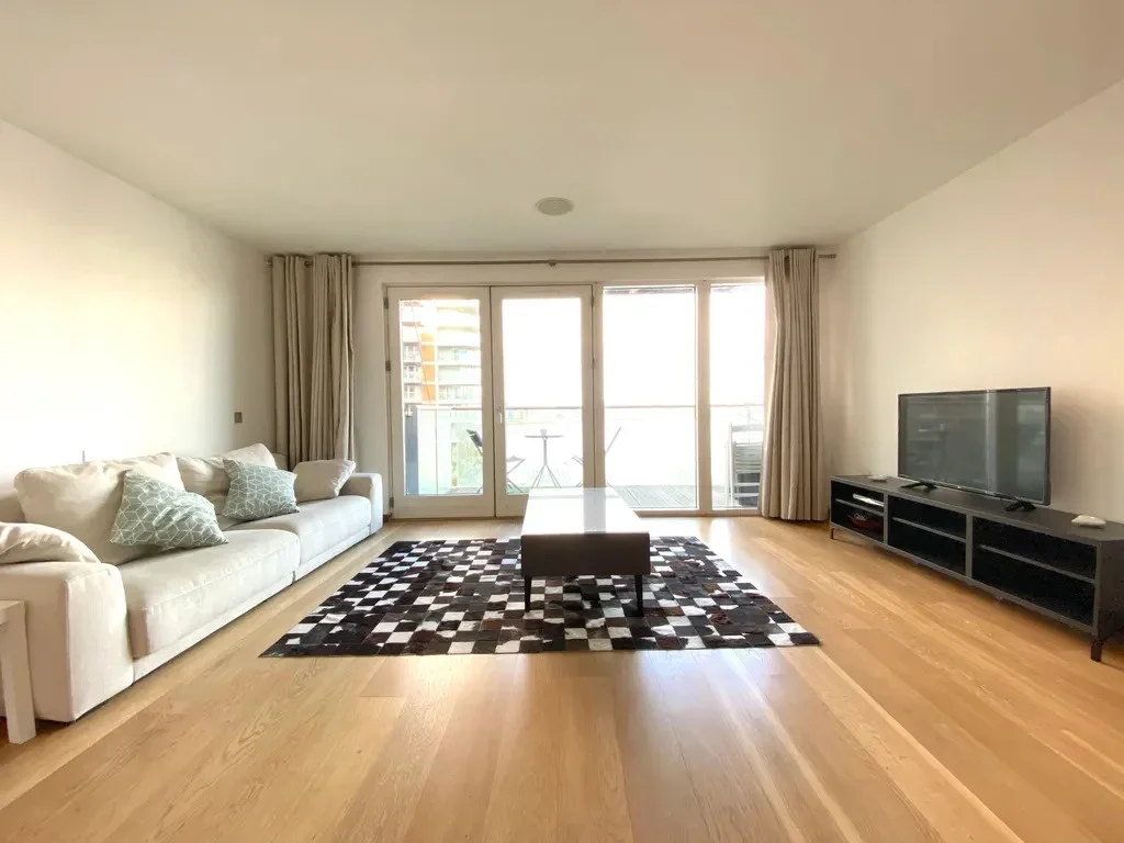 Flat Fairmont Avenue in Greater London