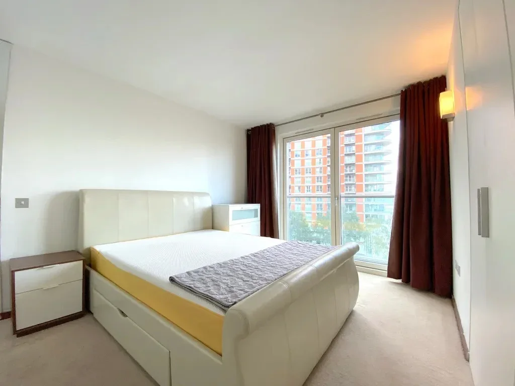Flat Fairmont Avenue in Greater London