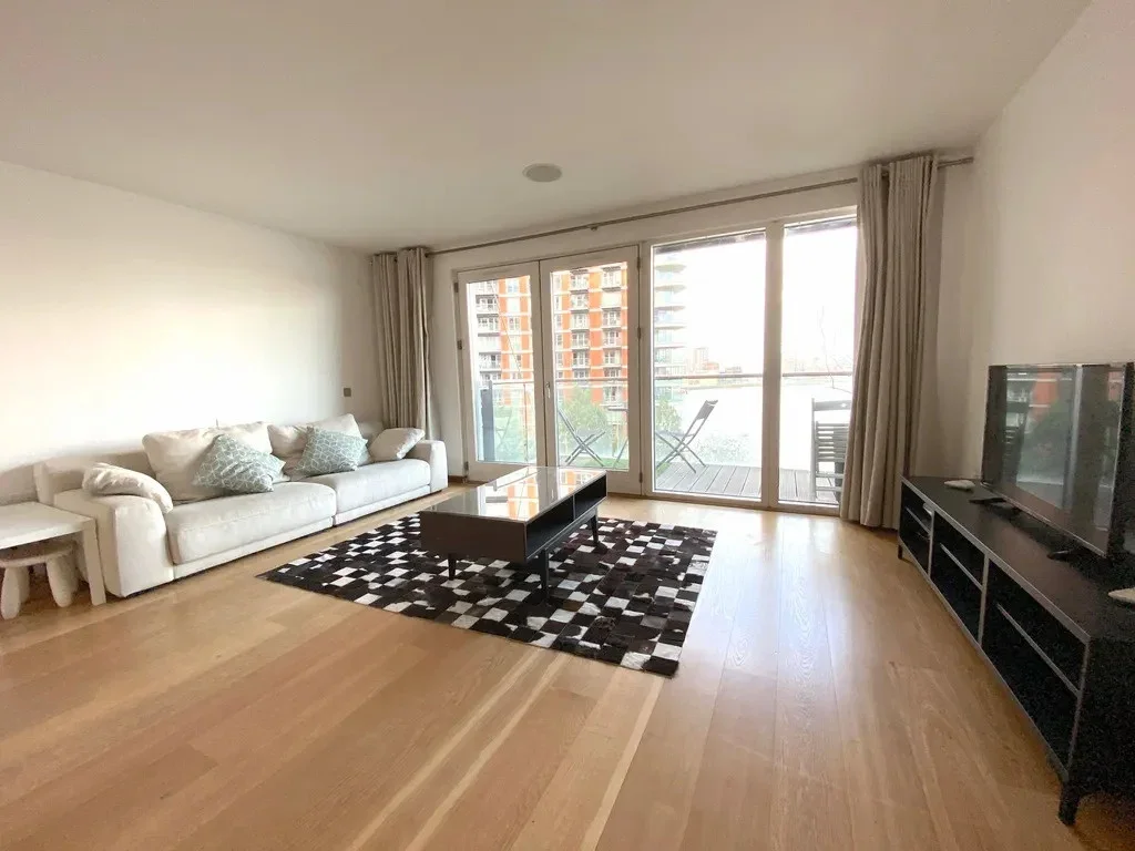 Flat Fairmont Avenue in Greater London