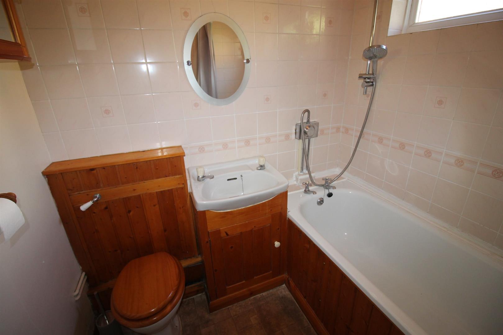 Flat Malvern Close in High Wycombe