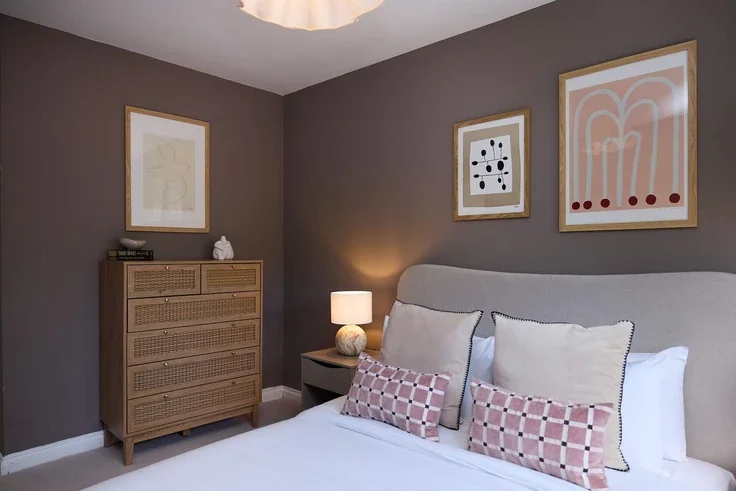Flat Mellish Street in Greater London