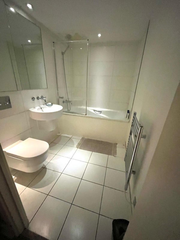 Room Canada Street in Greater London