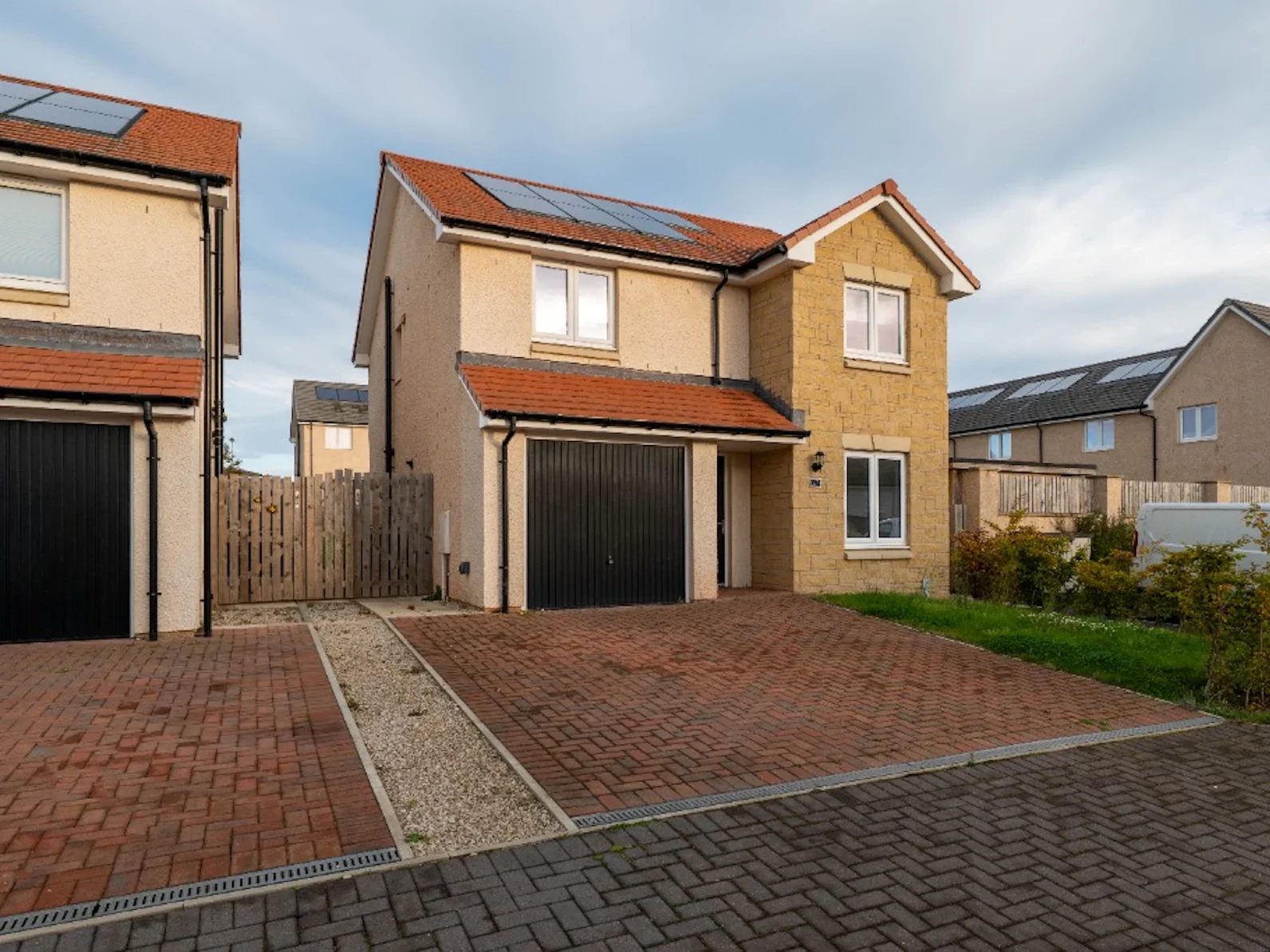 House Gardyveen Court in Bilston