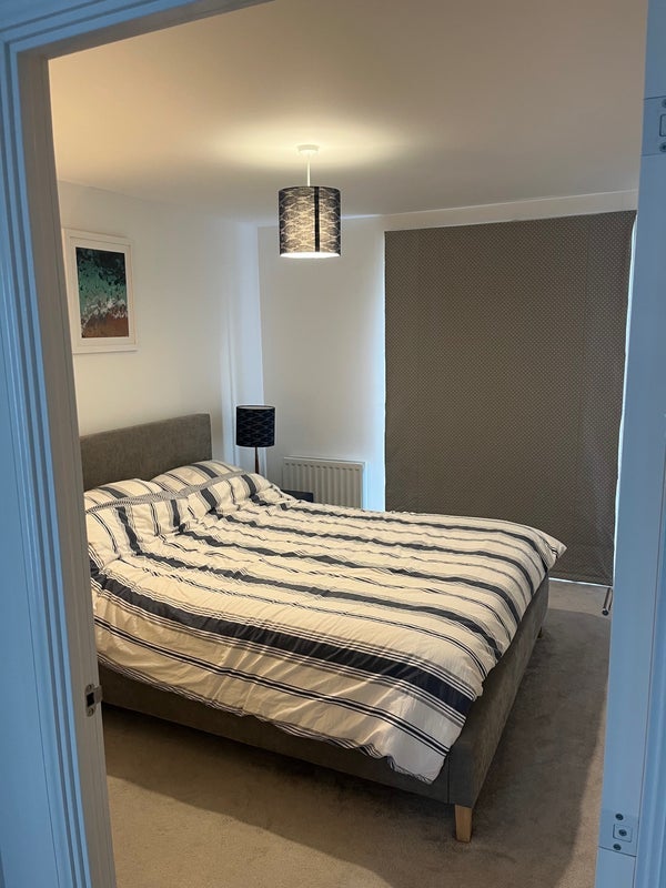 Flat Mansell Road in Bristol