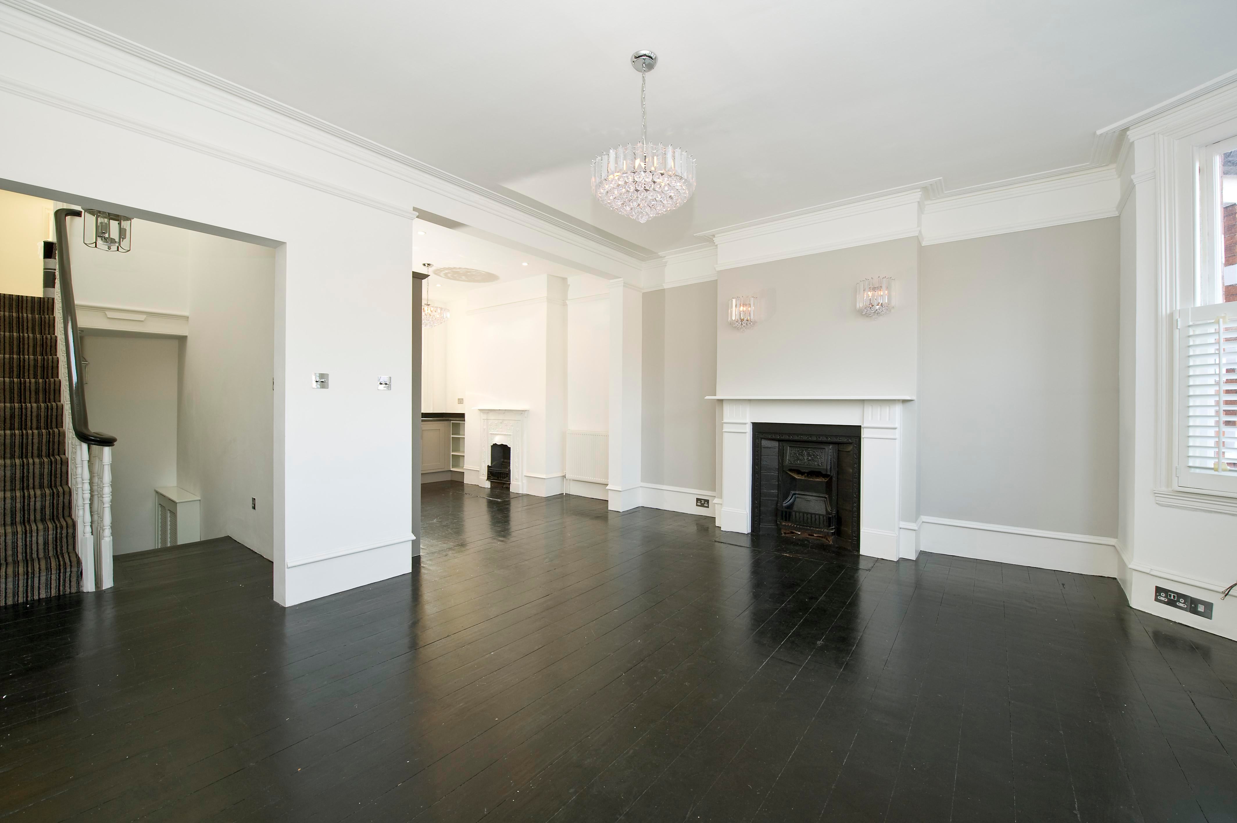 Flat Brewster Gardens in Greater London