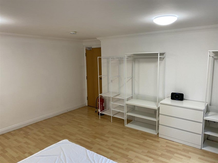 Room North Fourth Street in Milton Keynes