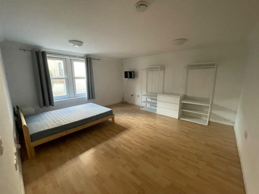 Room North Fourth Street in Milton Keynes