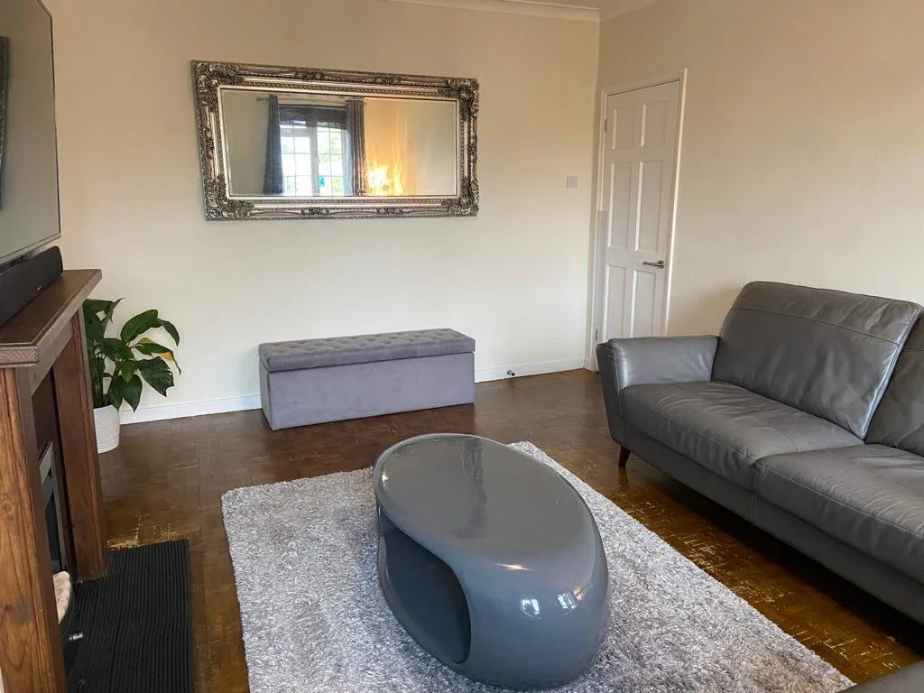 Flat Tolcarne Drive in Greater London