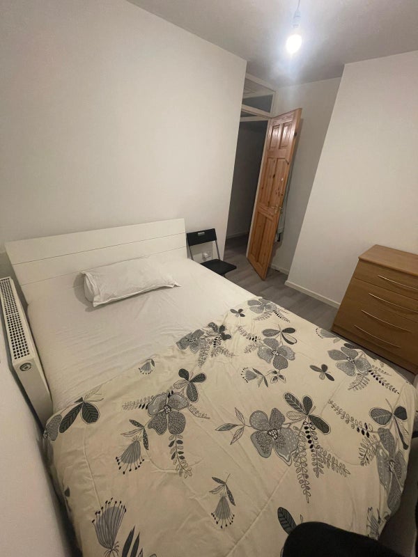 Room Concorde Drive in Bristol