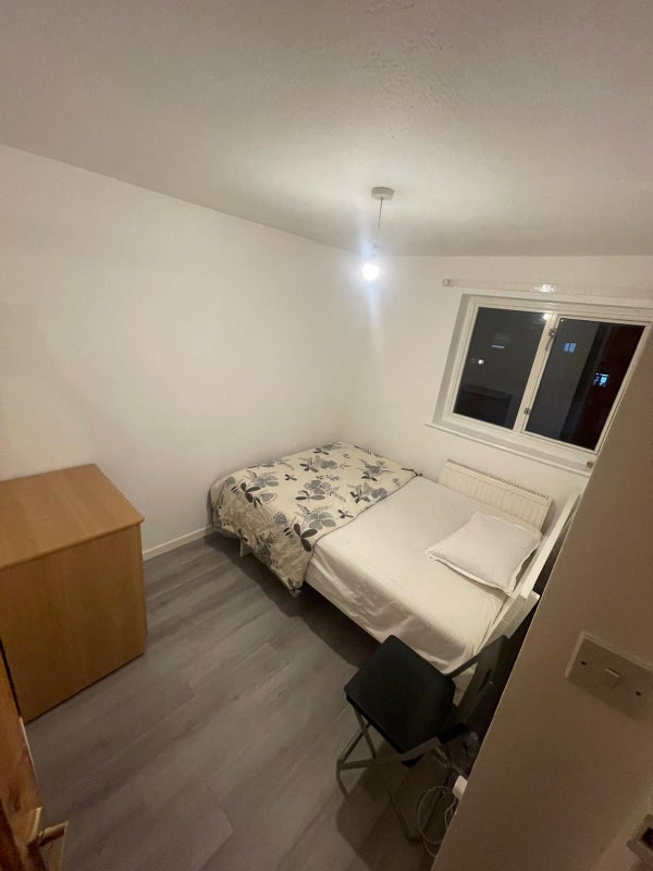 Room Concorde Drive in Bristol