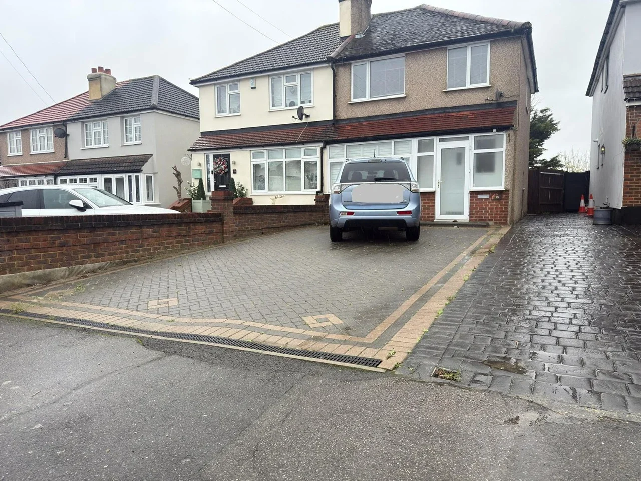 House Olron Crescent in Greater London