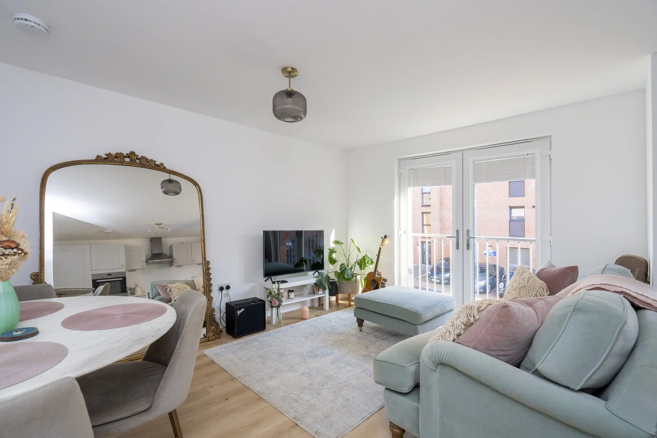 Flat Breadalbane Street in City of Edinburgh