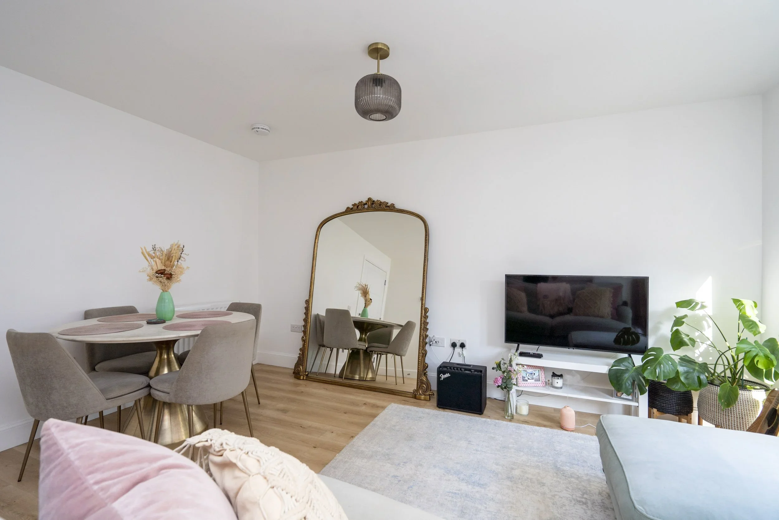 Flat Breadalbane Street in City of Edinburgh