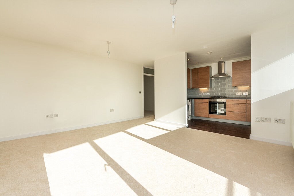 Flat Wyndham Road in Greater London