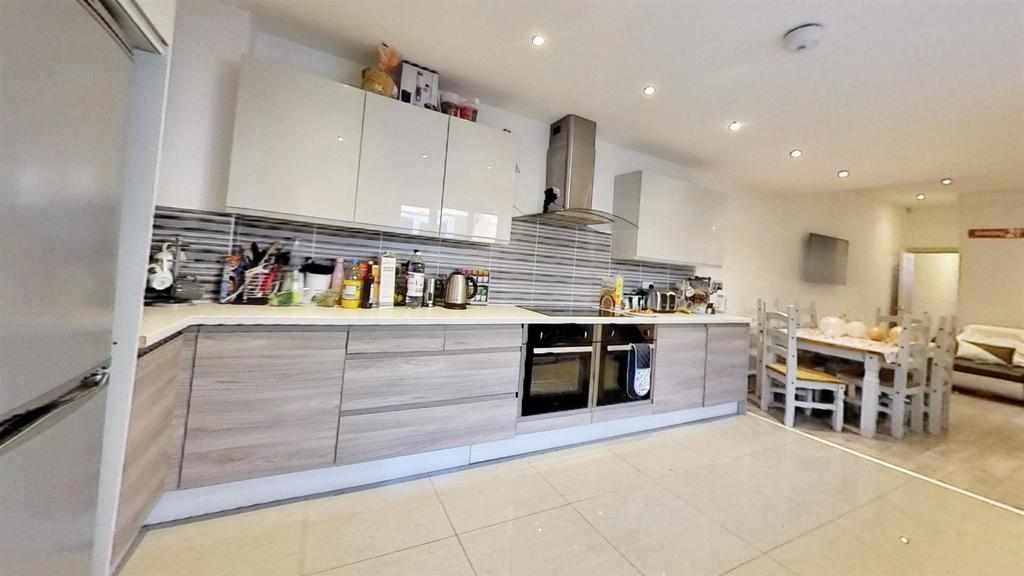 Flat Tiverton Road in Birmingham