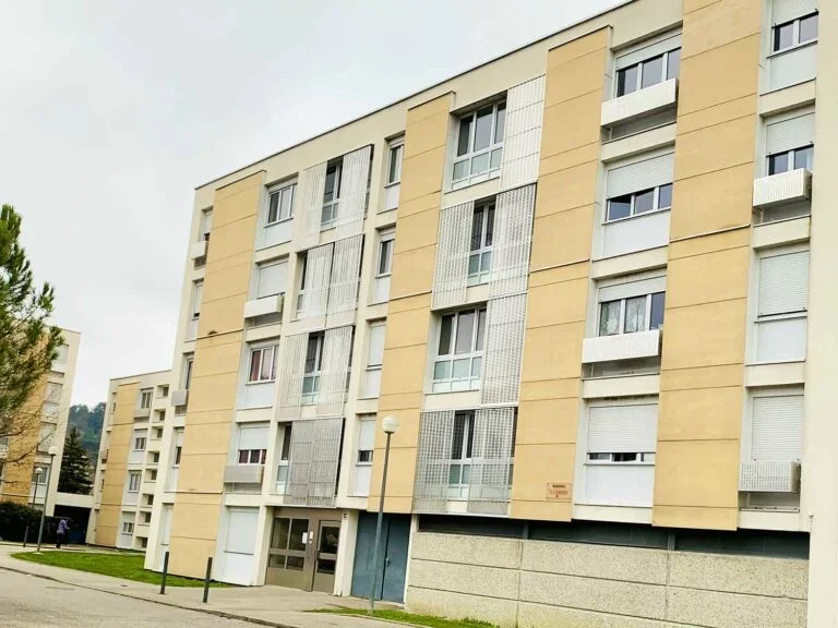 Appartement Rue des Anciens Combattants d'Outre-Mer à Crest