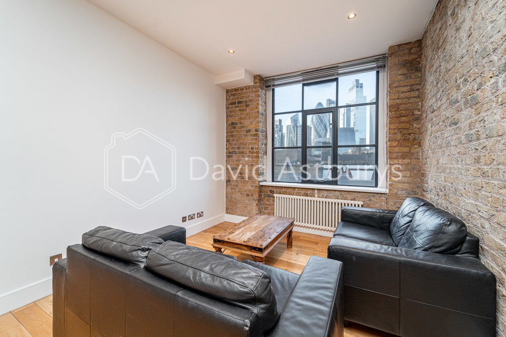 Flat Nathaniel Close in Greater London
