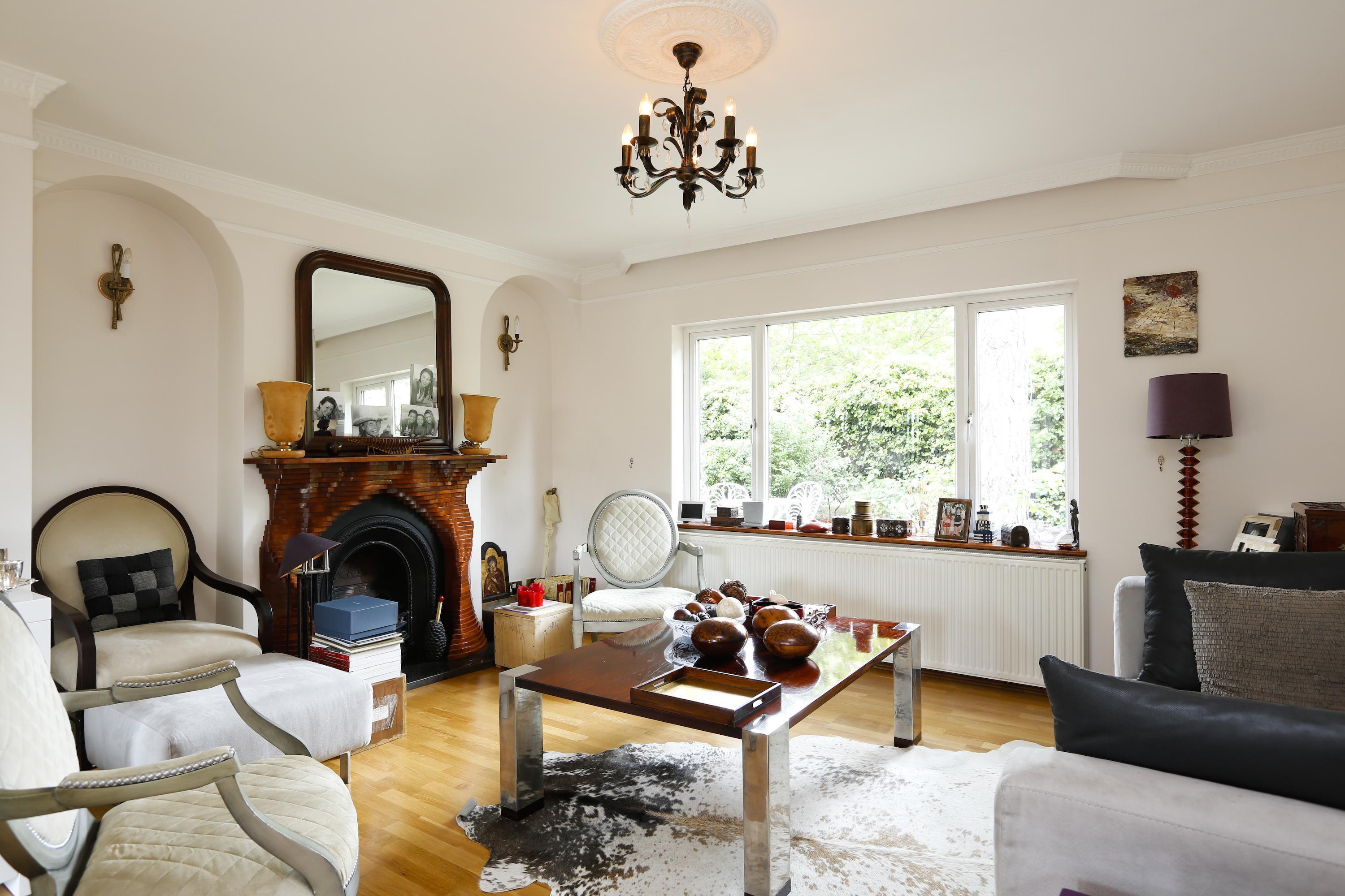 House Ballard Close in Greater London