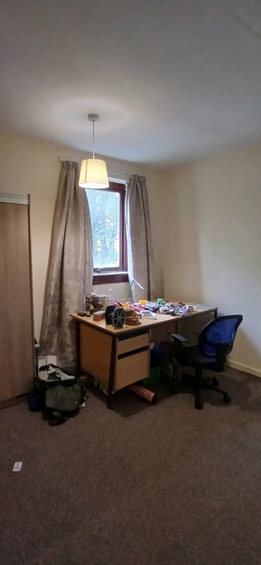 Room Fergus Court in Glasgow